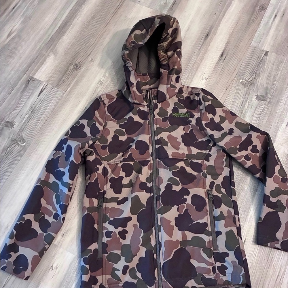 New Boys Magellan Camo Jacket with hood M( 10-12)